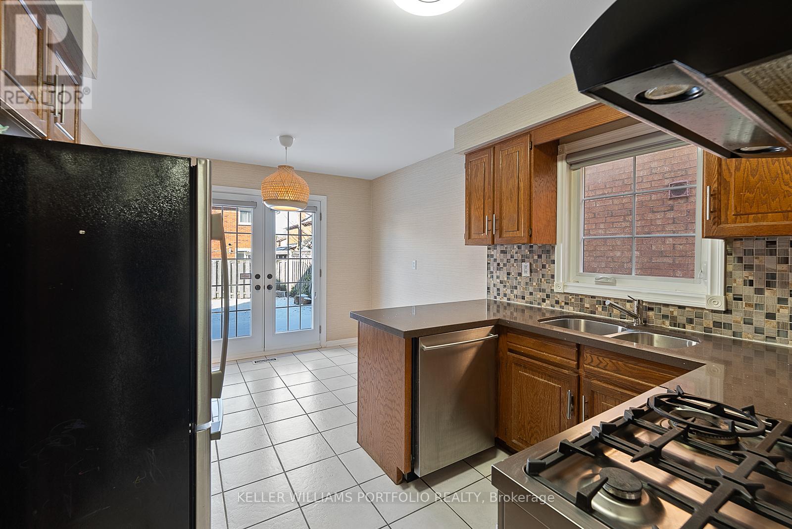 3449 Halstead Road, Mississauga, Ontario  L5L 4H2 - Photo 13 - W12638372