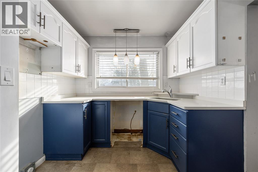 1282 Cathcart Boulevard, Sarnia, Ontario  N7S 2H8 - Photo 9 - 25031751