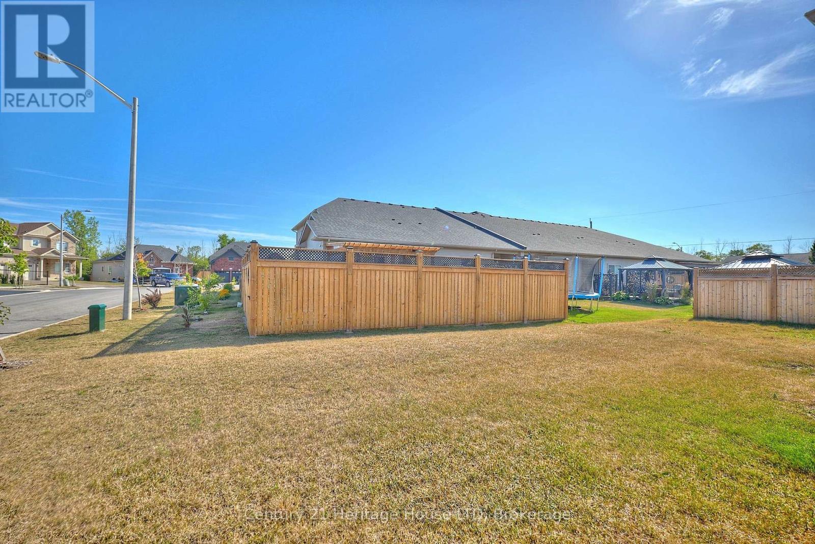 Lower - 439 Viking Street, Fort Erie, Ontario L2A 0E8 - Photo 17 - X12533964