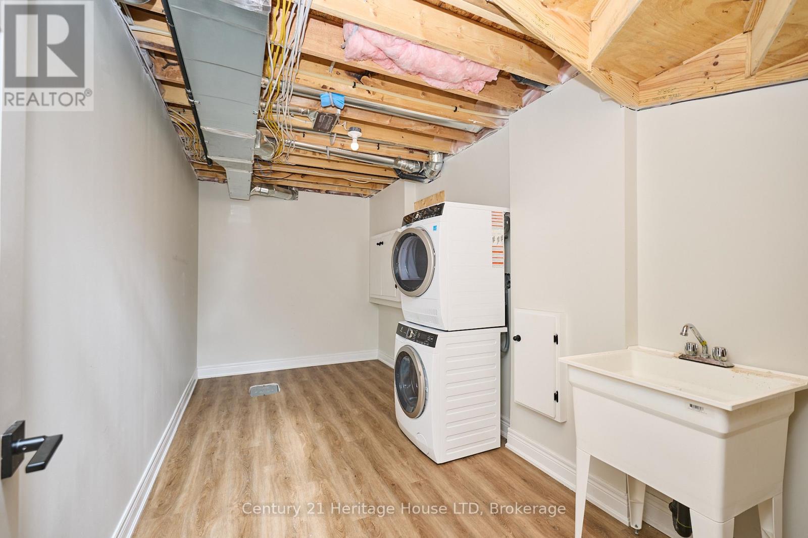 Lower - 439 Viking Street, Fort Erie, Ontario L2A 0E8 - Photo 11 - X12533964