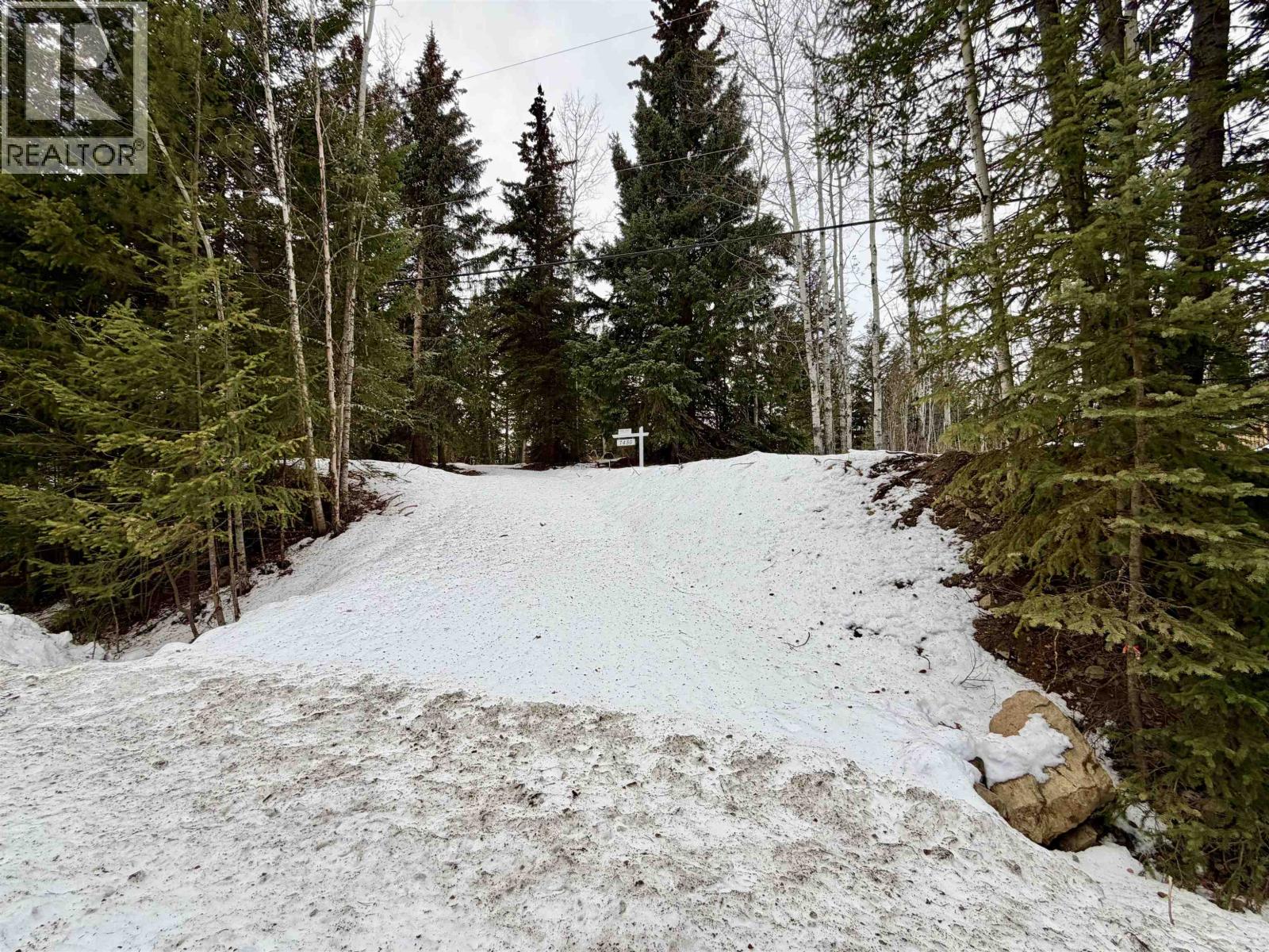 7450 ROE LAKE CRESCENT, 100 Mile House, British Columbia