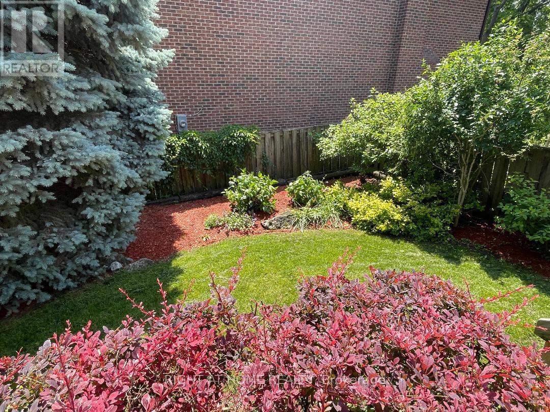 3668 Belvedere Crescent, Mississauga, Ontario  L5L 3B4 - Photo 38 - W12236805