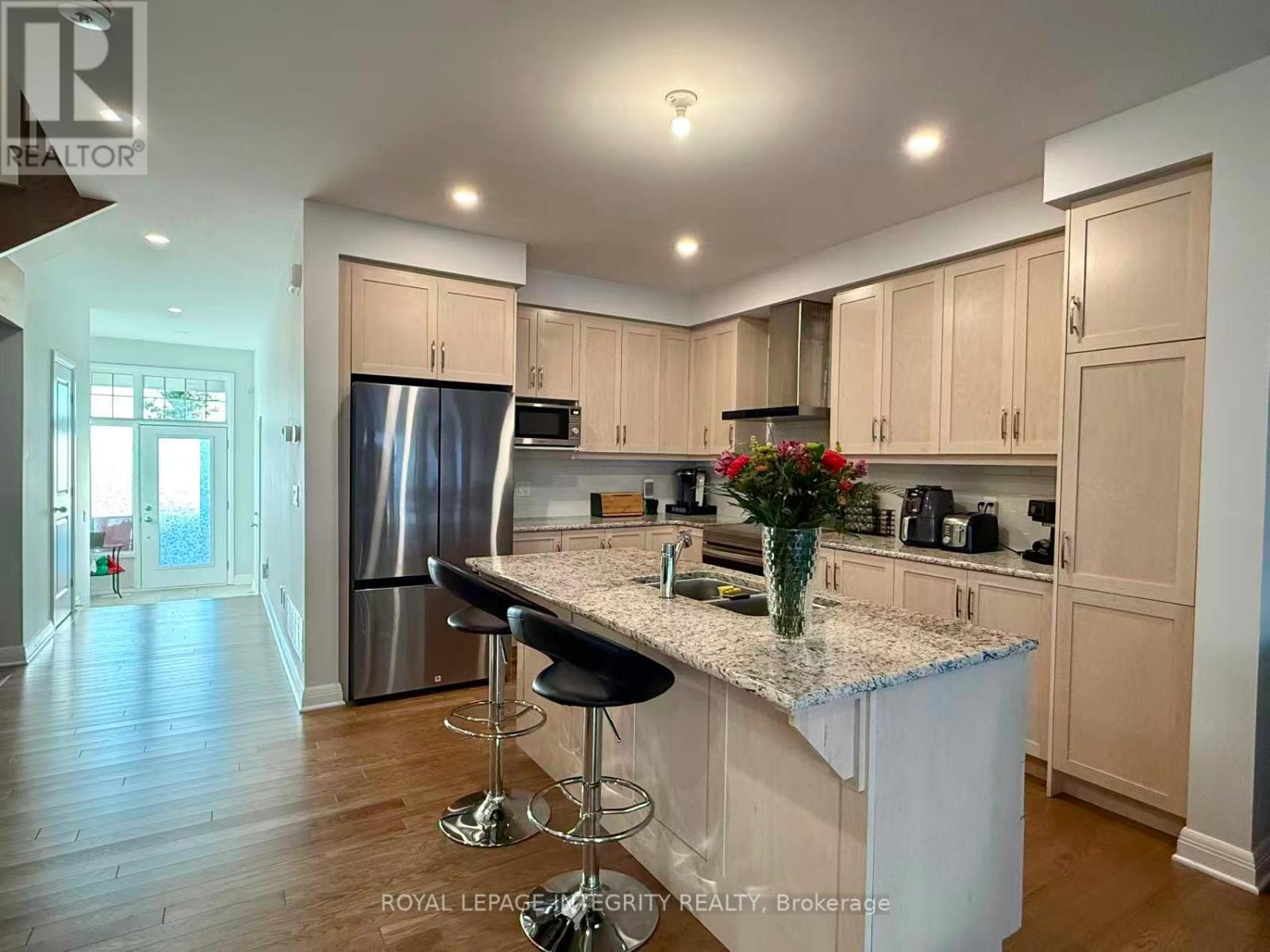 519 Hitzlay Terrace, Ottawa, Ontario  K2T 0R9 - Photo 6 - X12638472