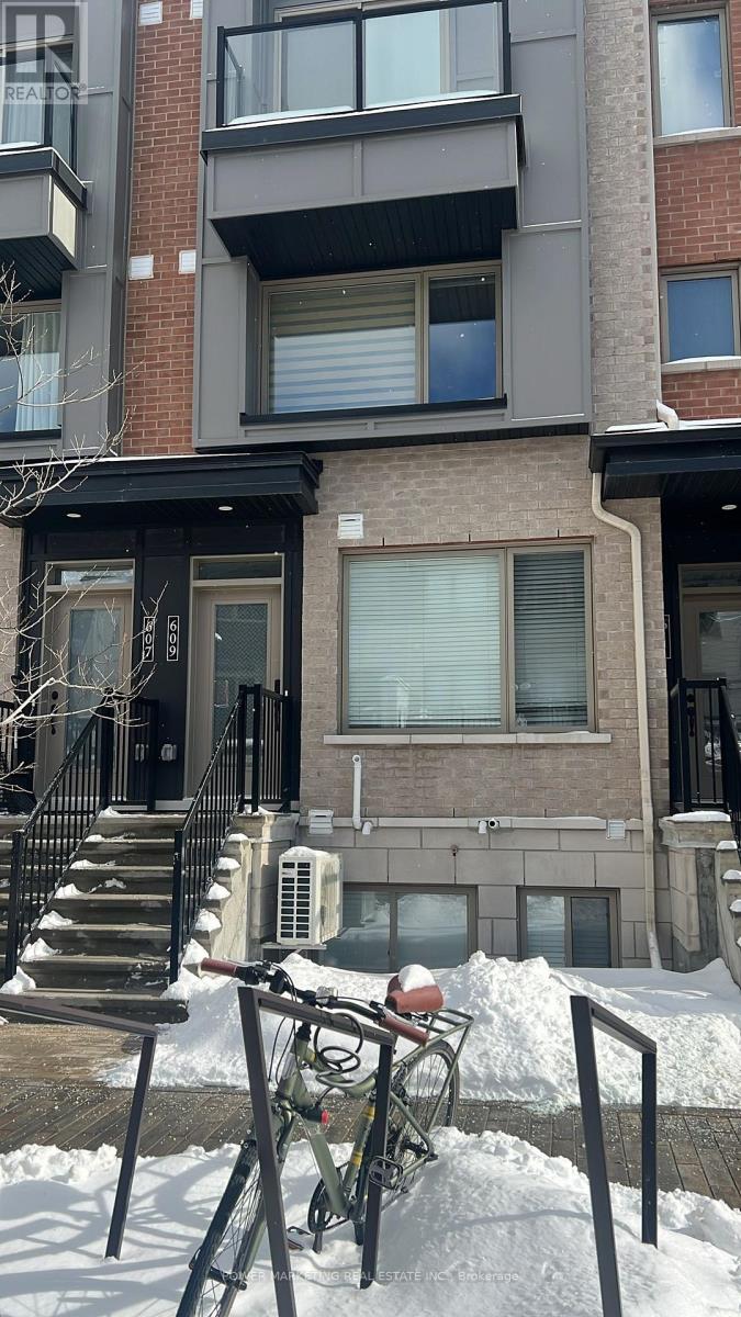 609 Makwa Private, Ottawa, Ontario  K1K 5A3 - Photo 2 - X12638506