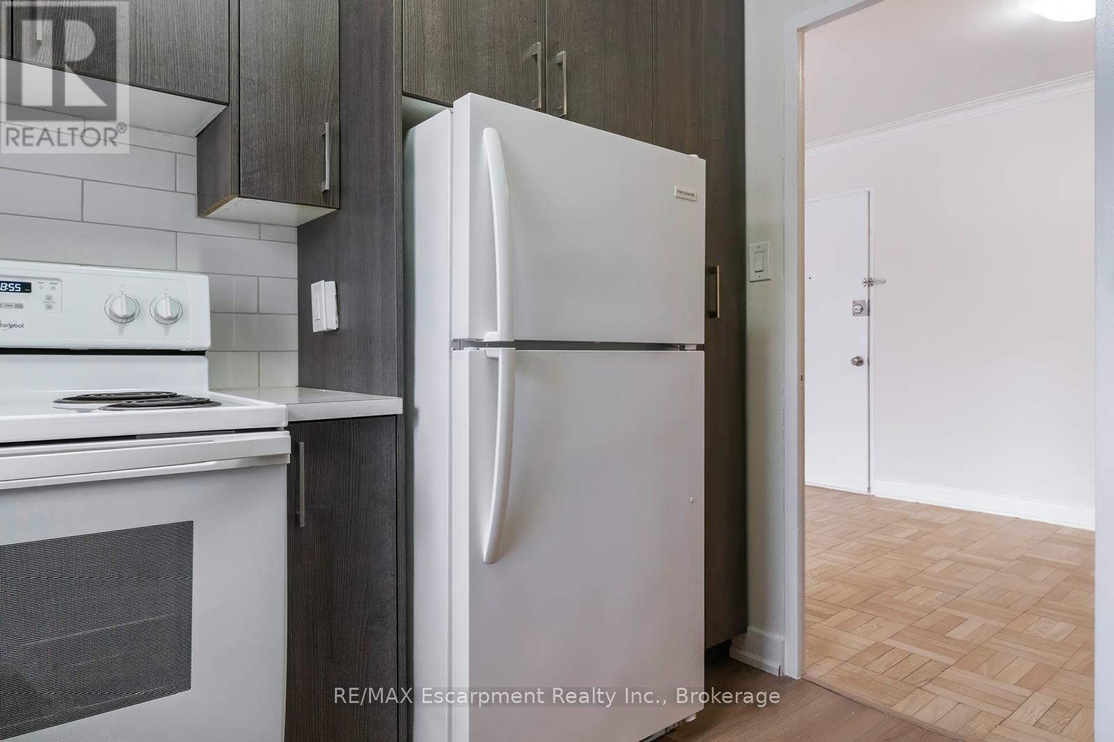 109 - 110 South Forster Park Drive, Oakville, Ontario  L6K 1Z1 - Photo 12 - W12638464