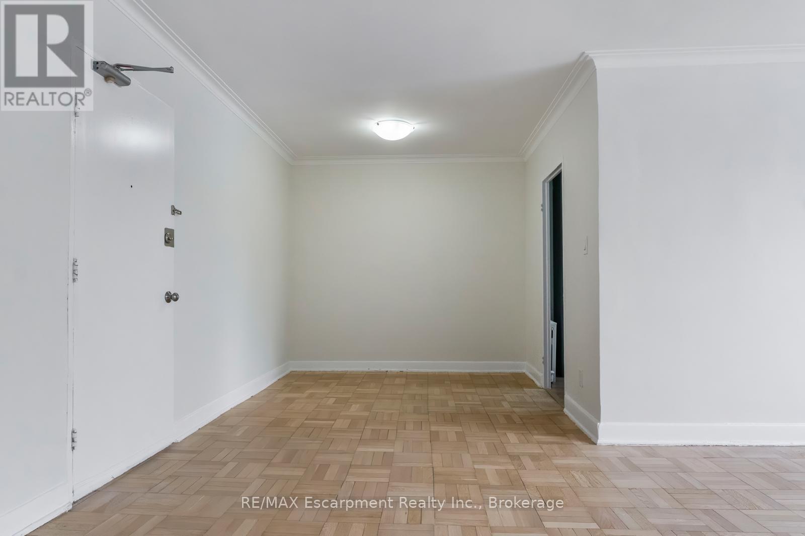 109 - 110 South Forster Park Drive, Oakville, Ontario  L6K 1Z1 - Photo 6 - W12638464