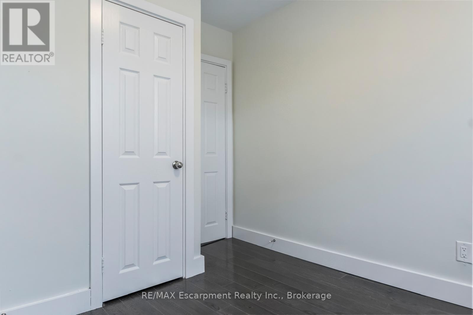 303 - 110 South Forster Park Drive, Oakville, Ontario  L6K 1Z1 - Photo 14 - W12638470