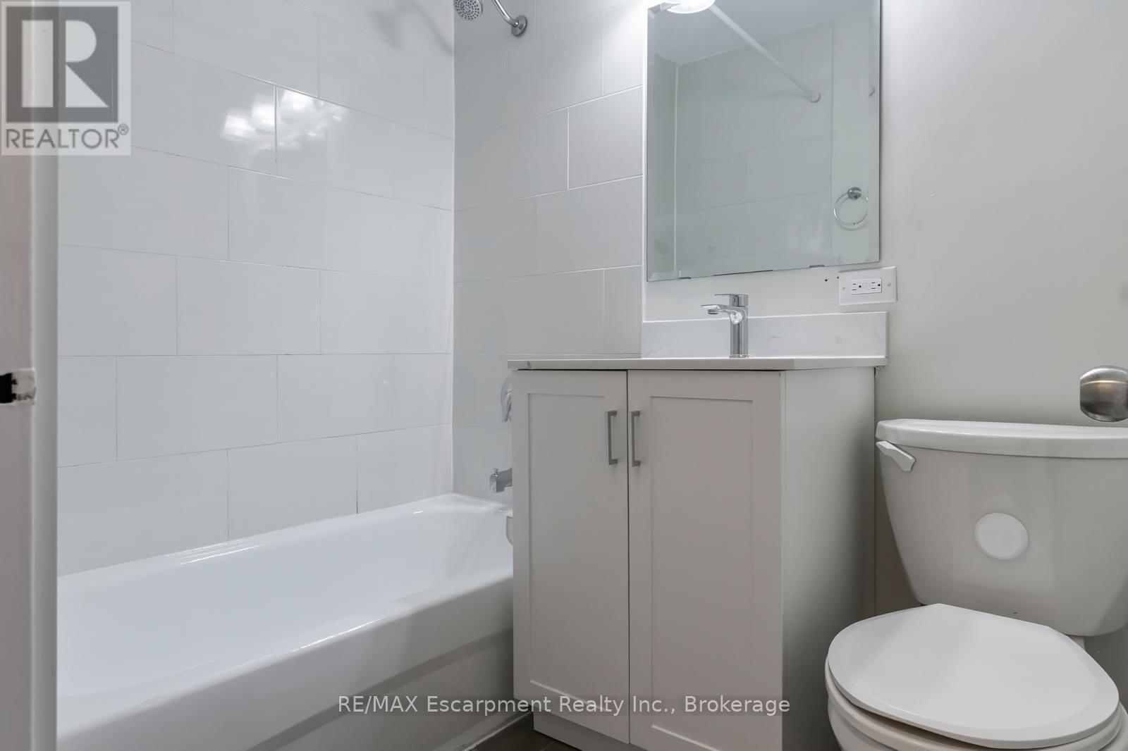 303 - 110 South Forster Park Drive, Oakville, Ontario  L6K 1Z1 - Photo 17 - W12638470