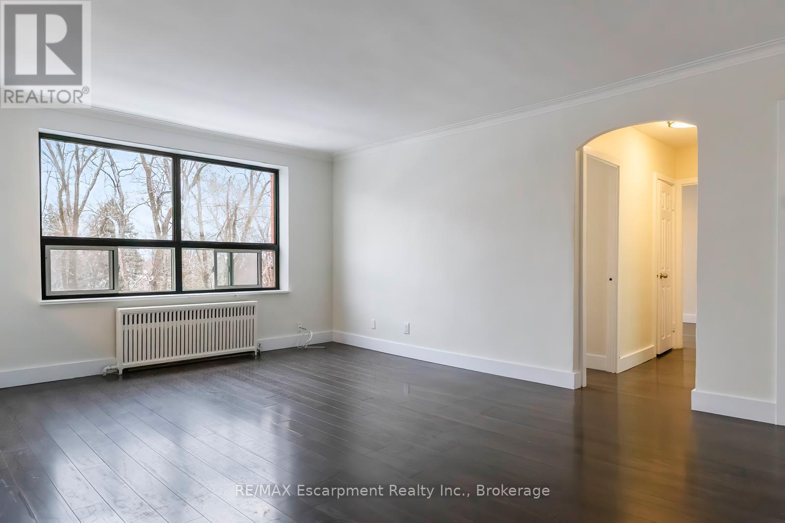 303 - 110 South Forster Park Drive, Oakville, Ontario  L6K 1Z1 - Photo 7 - W12638470