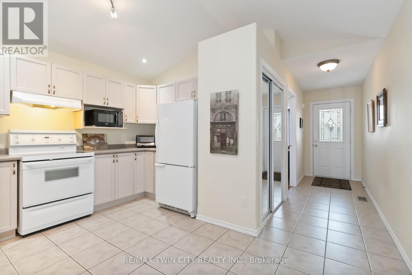 15 - 54 Glenwood Drive, Brantford, Ontario  N3S 3G6 - Photo 16 - X12463561