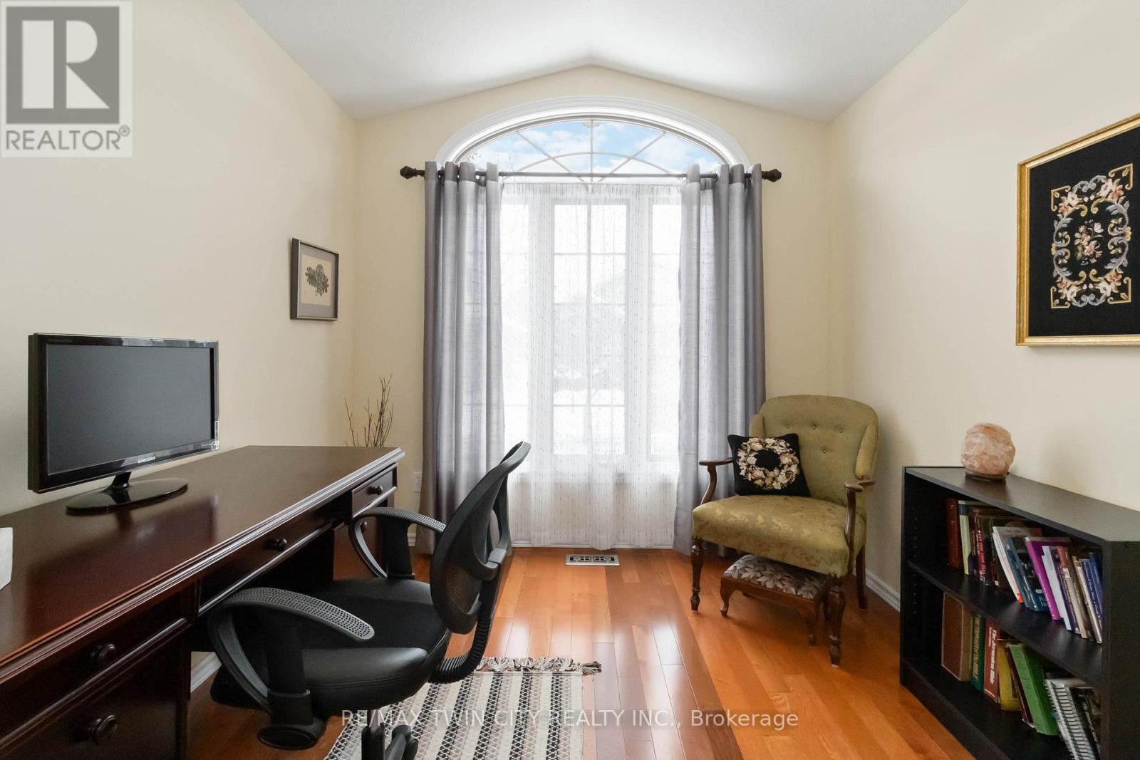 15 - 54 Glenwood Drive, Brantford, Ontario  N3S 3G6 - Photo 9 - X12463561