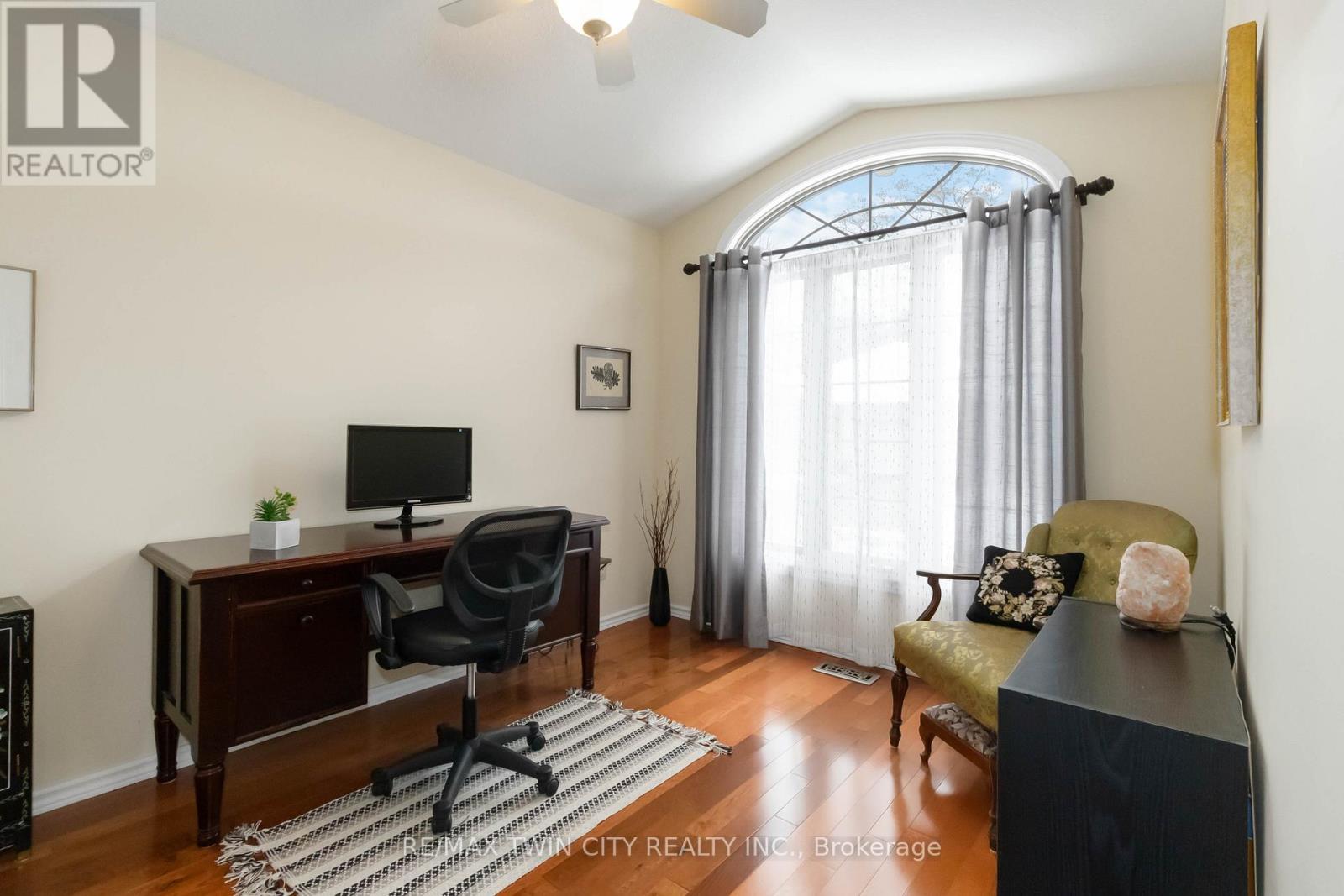 15 - 54 Glenwood Drive, Brantford, Ontario  N3S 3G6 - Photo 8 - X12463561