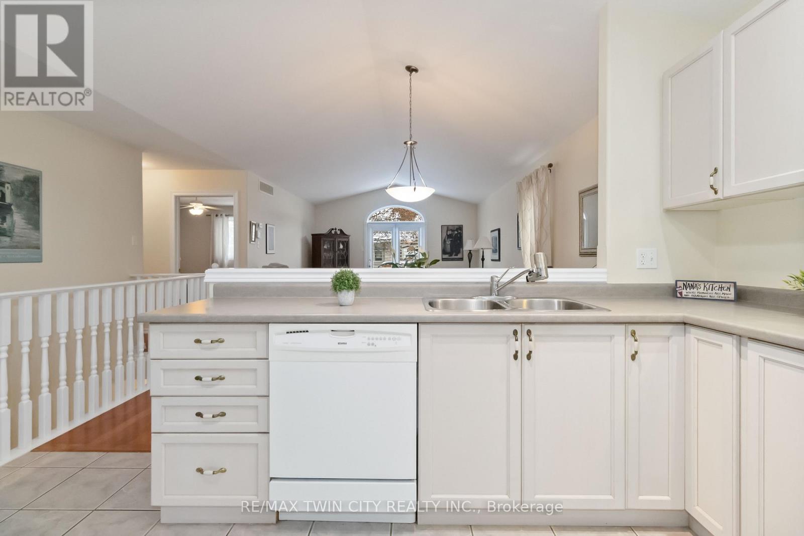 15 - 54 Glenwood Drive, Brantford, Ontario  N3S 3G6 - Photo 19 - X12463561