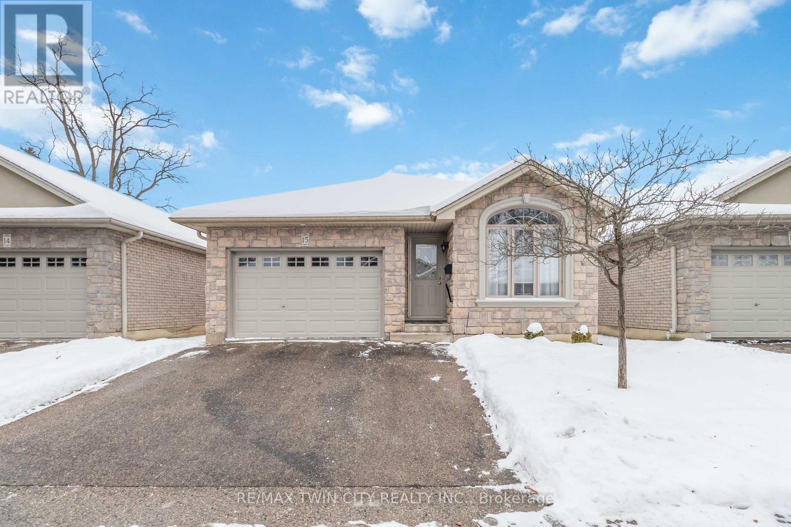 15 - 54 Glenwood Drive, Brantford, Ontario  N3S 3G6 - Photo 5 - X12463561