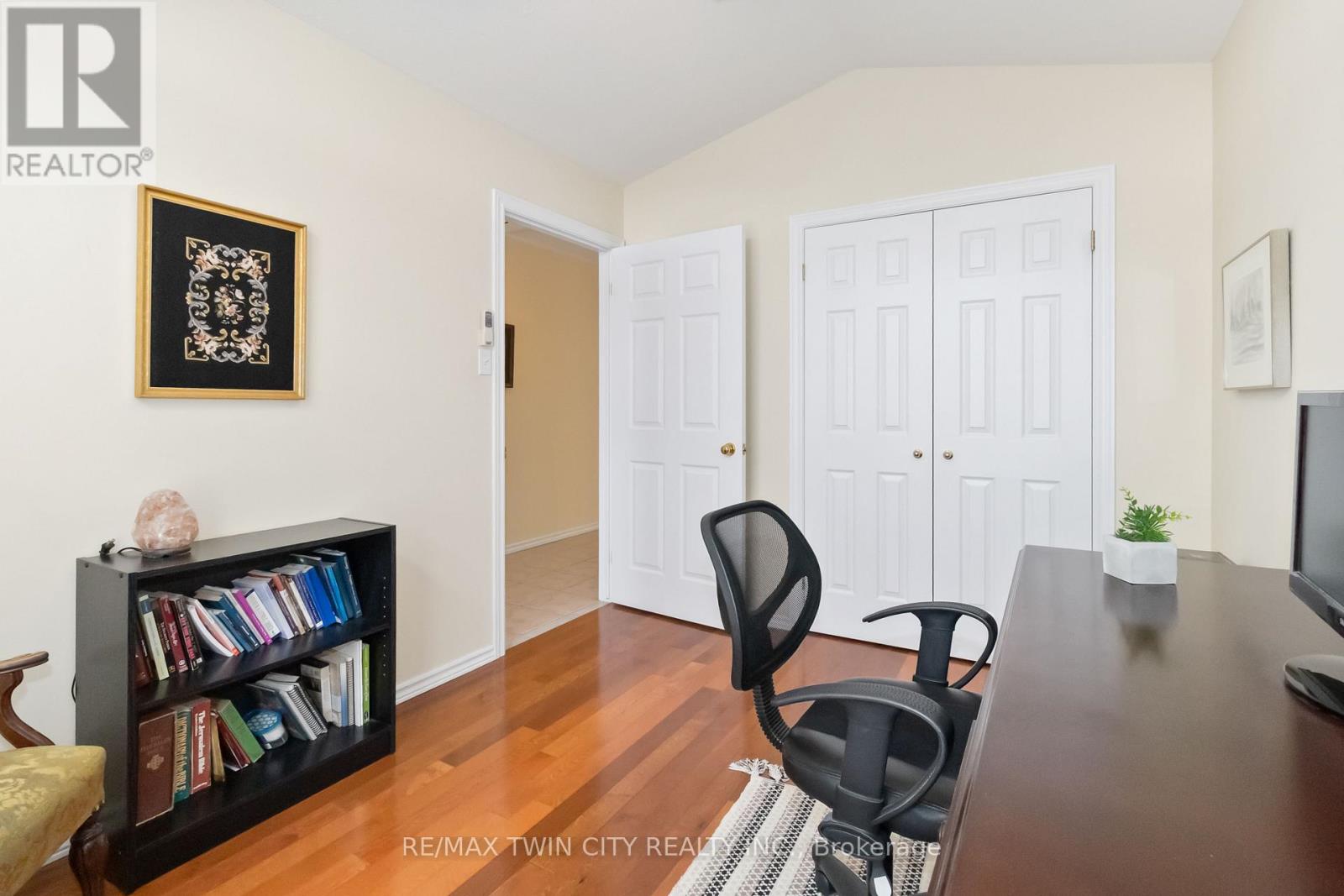 15 - 54 Glenwood Drive, Brantford, Ontario  N3S 3G6 - Photo 10 - X12463561