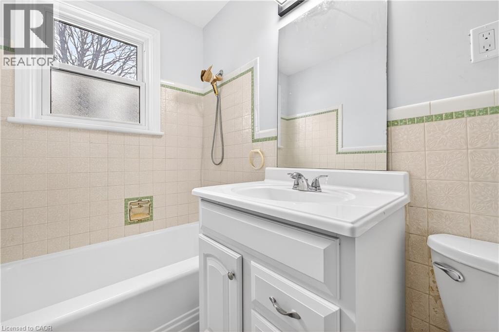 37 Kennedy Avenue Unit# 1, Hamilton, Ontario  L9B 1C4 - Photo 18 - 40794239