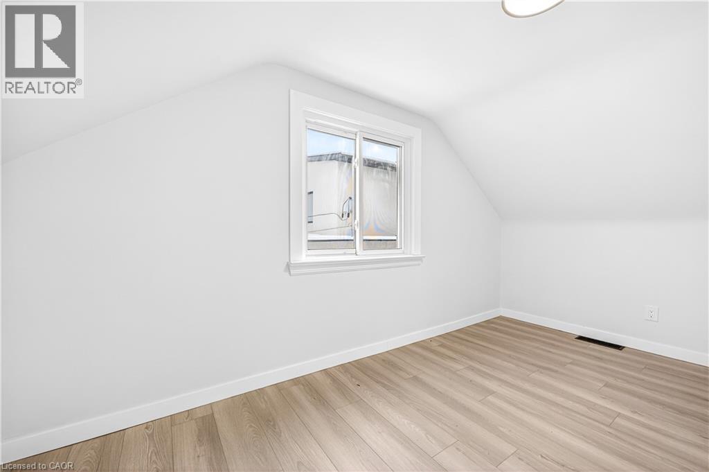 37 Kennedy Avenue Unit# 1, Hamilton, Ontario  L9B 1C4 - Photo 31 - 40794239