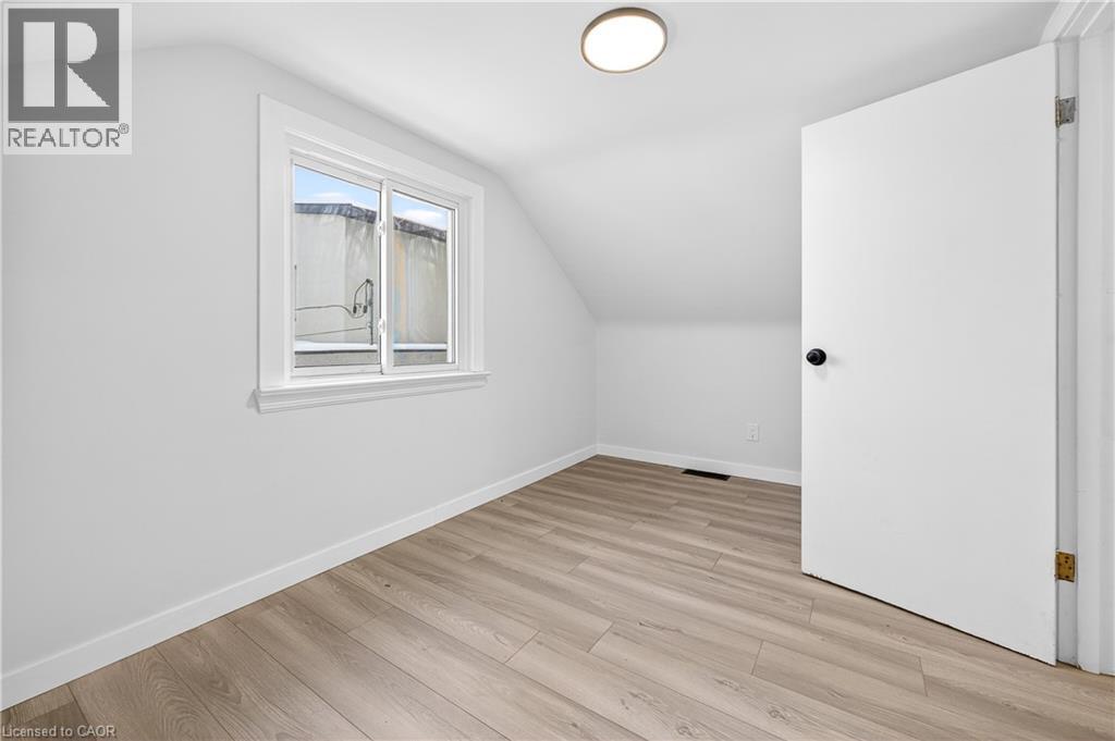 37 Kennedy Avenue Unit# 1, Hamilton, Ontario  L9B 1C4 - Photo 32 - 40794239