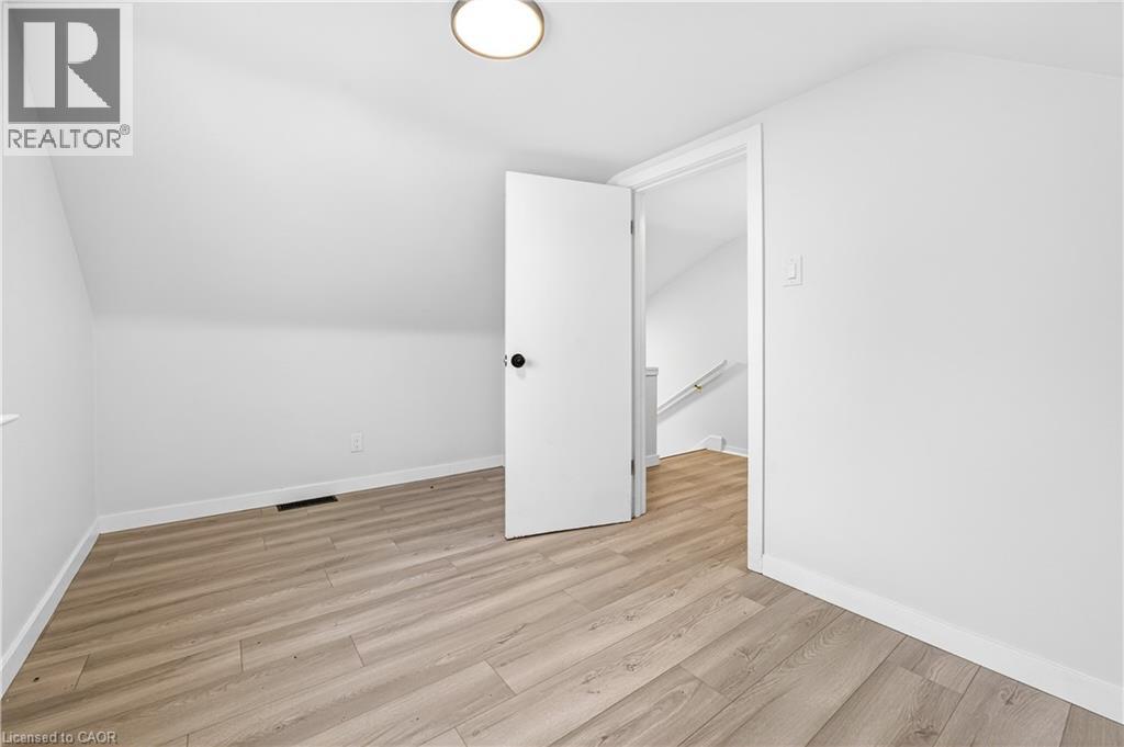 37 Kennedy Avenue Unit# 1, Hamilton, Ontario  L9B 1C4 - Photo 33 - 40794239