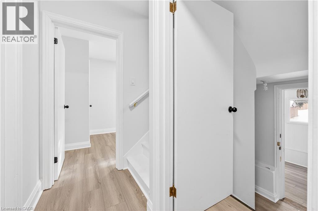 37 Kennedy Avenue Unit# 1, Hamilton, Ontario  L9B 1C4 - Photo 35 - 40794239