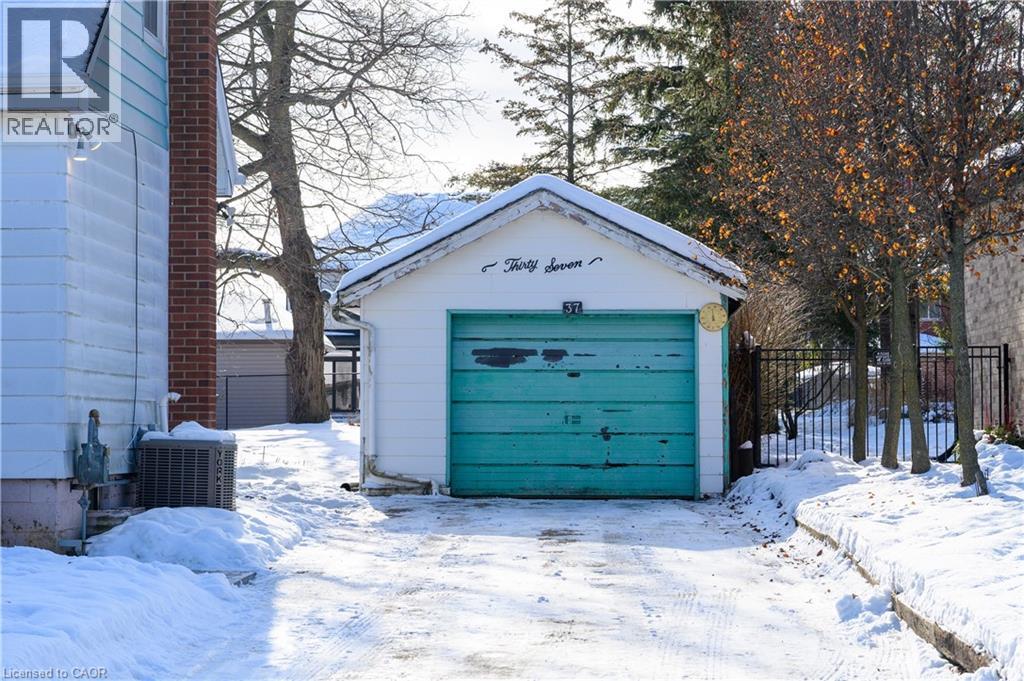 37 Kennedy Avenue Unit# 1, Hamilton, Ontario  L9B 1C4 - Photo 47 - 40794239