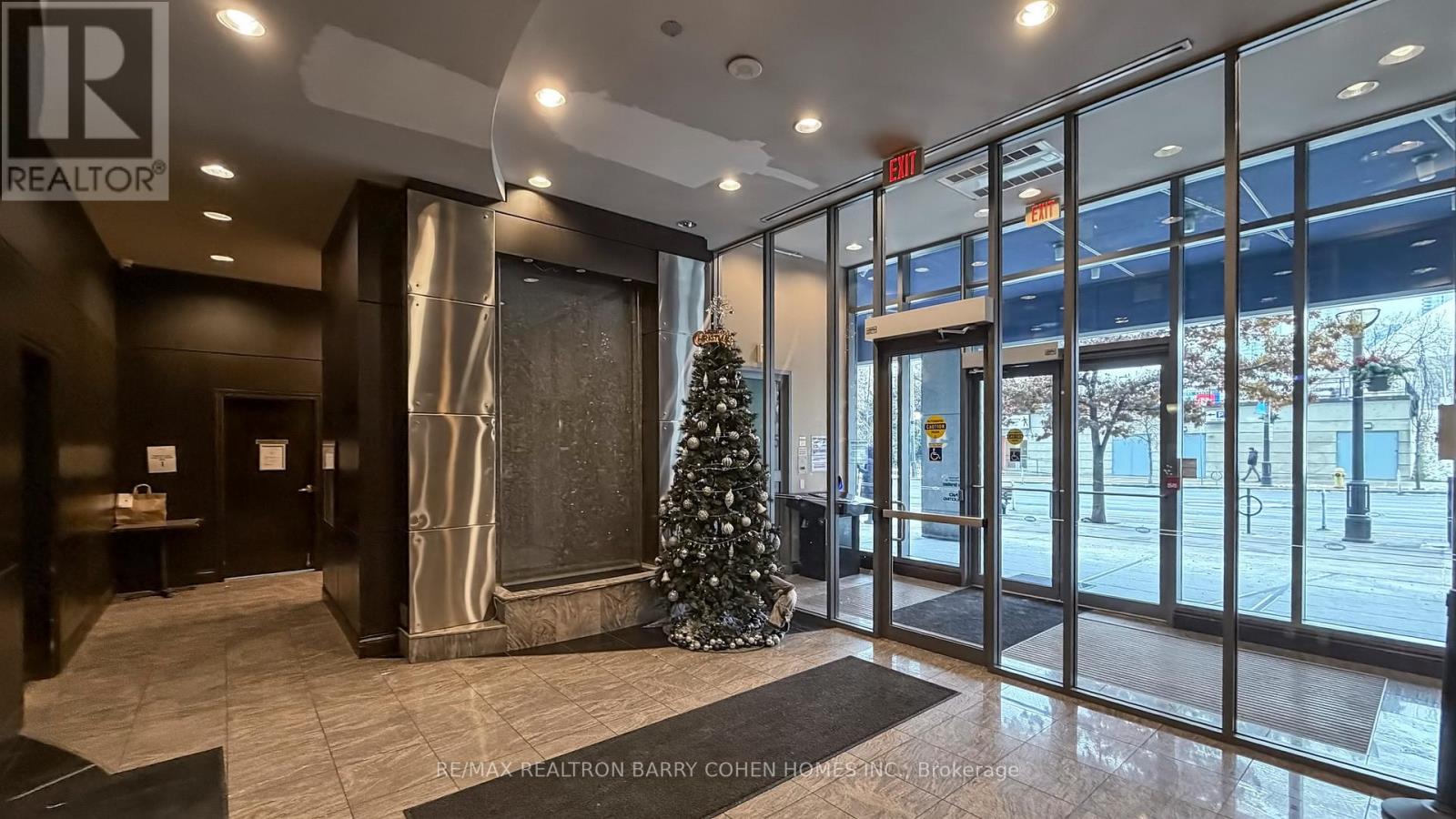 618 - 51 Lower Simcoe Street, Toronto (Waterfront Communities), Ontario  M5J 3A4 - Photo 3 - C12638432