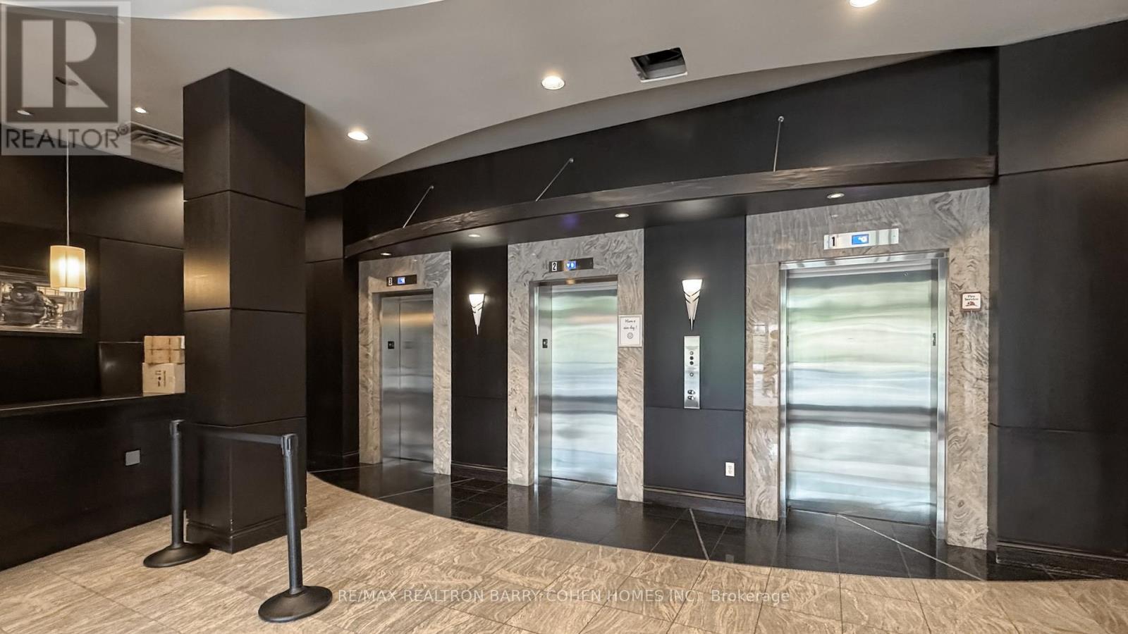 618 - 51 Lower Simcoe Street, Toronto (Waterfront Communities), Ontario  M5J 3A4 - Photo 4 - C12638432