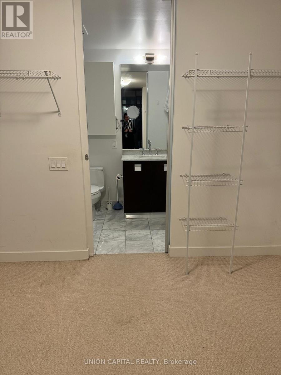 3801 - 33 Charles Street E, Toronto (Church-Yonge Corridor), Ontario  M4Y 0A2 - Photo 6 - C12638446