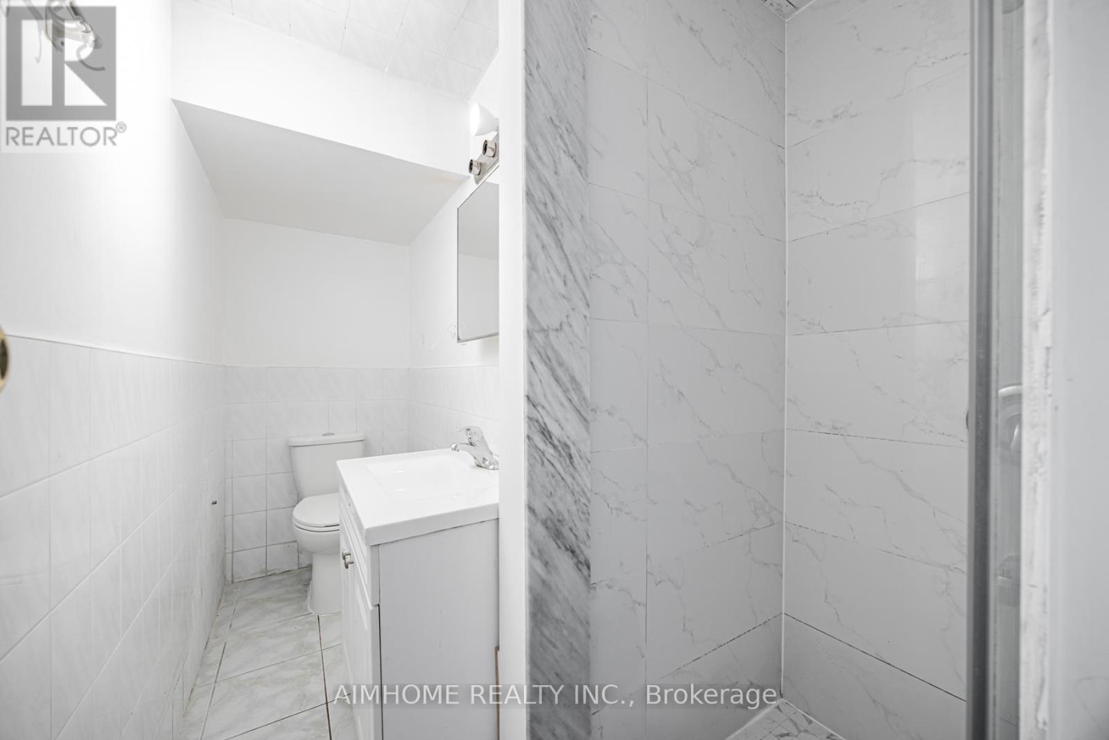 B3 - 144 Wolseley Street, Toronto (Trinity-Bellwoods), Ontario  M6J 3R4 - Photo 2 - C12638526