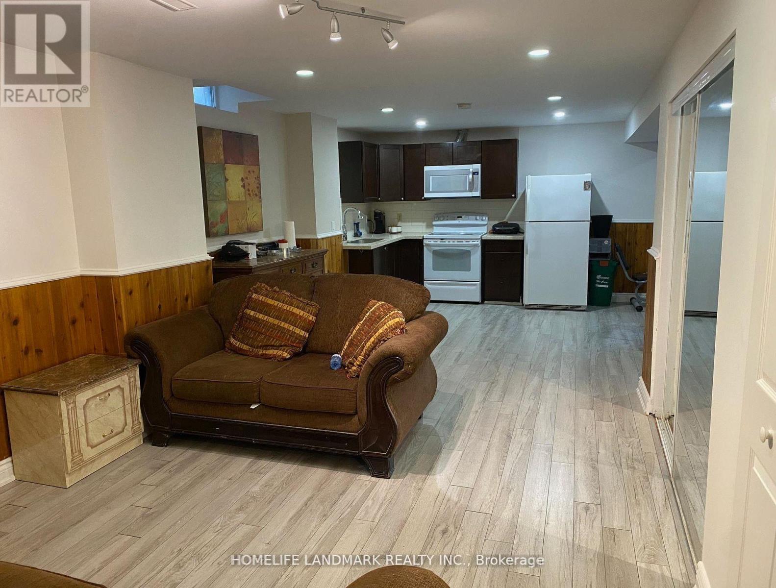 1872 Parkside Drive, Pickering (Amberlea), Ontario  L1V 3R2 - Photo 6 - E12638468