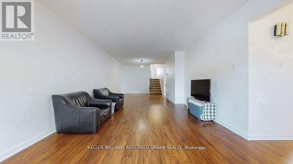 15 Thistlewaite Crescent, Toronto, Ontario  M1S 3Y8 - Photo 8 - E12638478