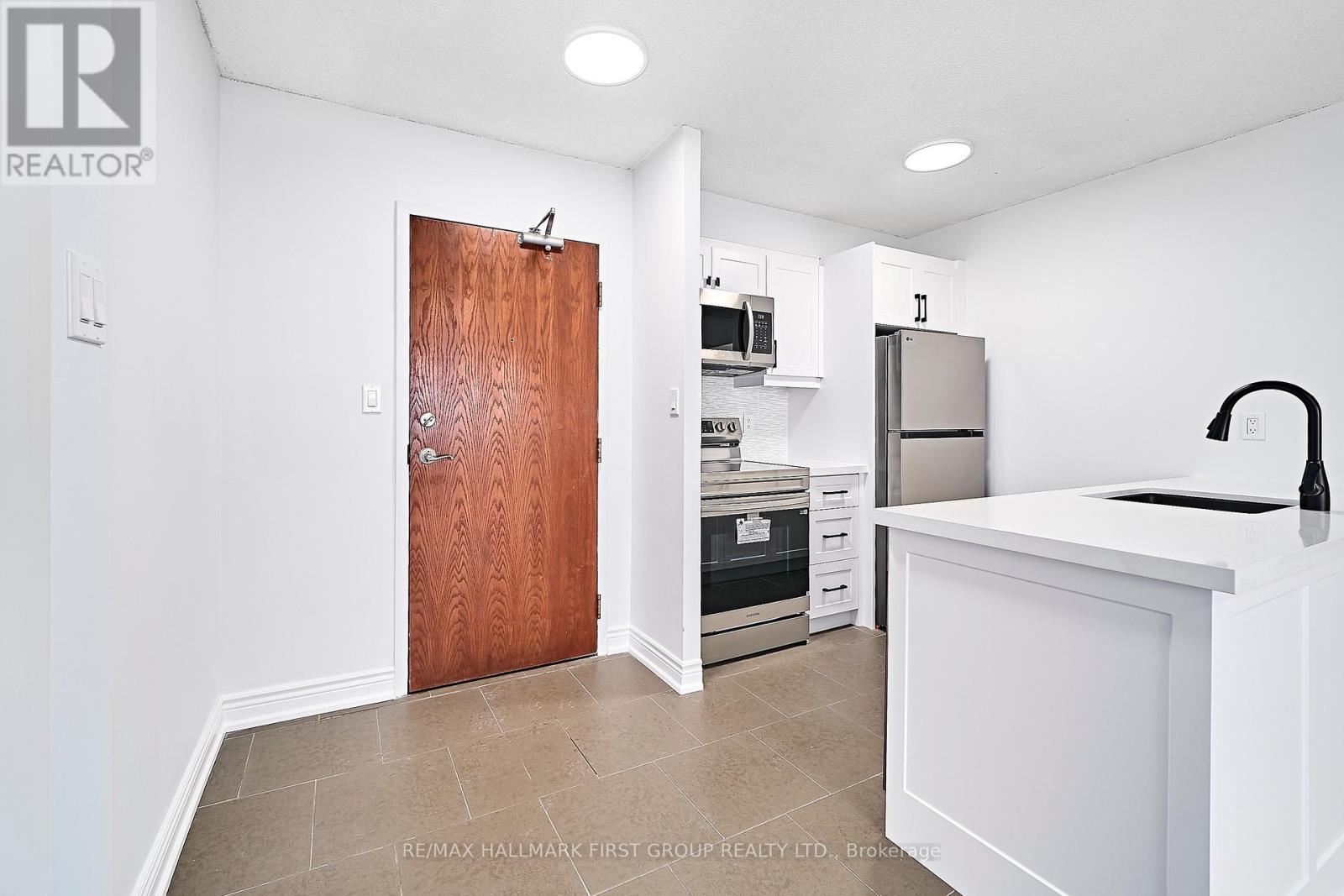 801 - 1625 Pickering Parkway, Pickering (Village East), Ontario  L1V 6Z6 - Photo 4 - E12638490