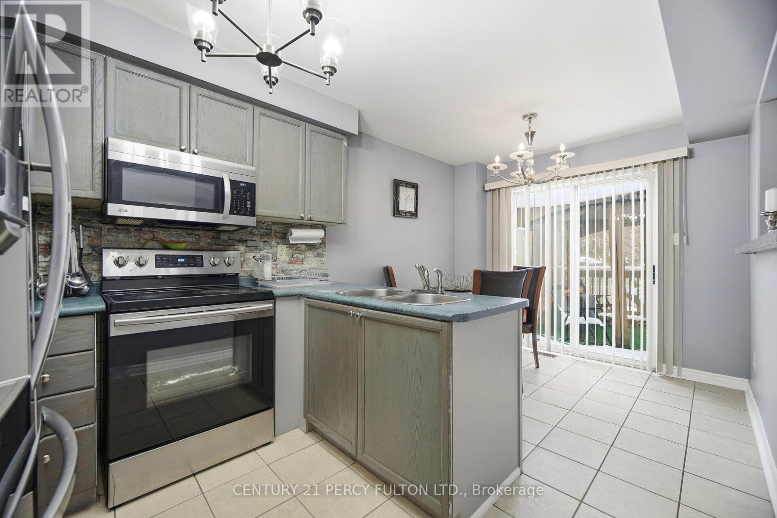 33 Farmers Avenue, Ajax, Ontario  L1T 3T1 - Photo 11 - E12638510