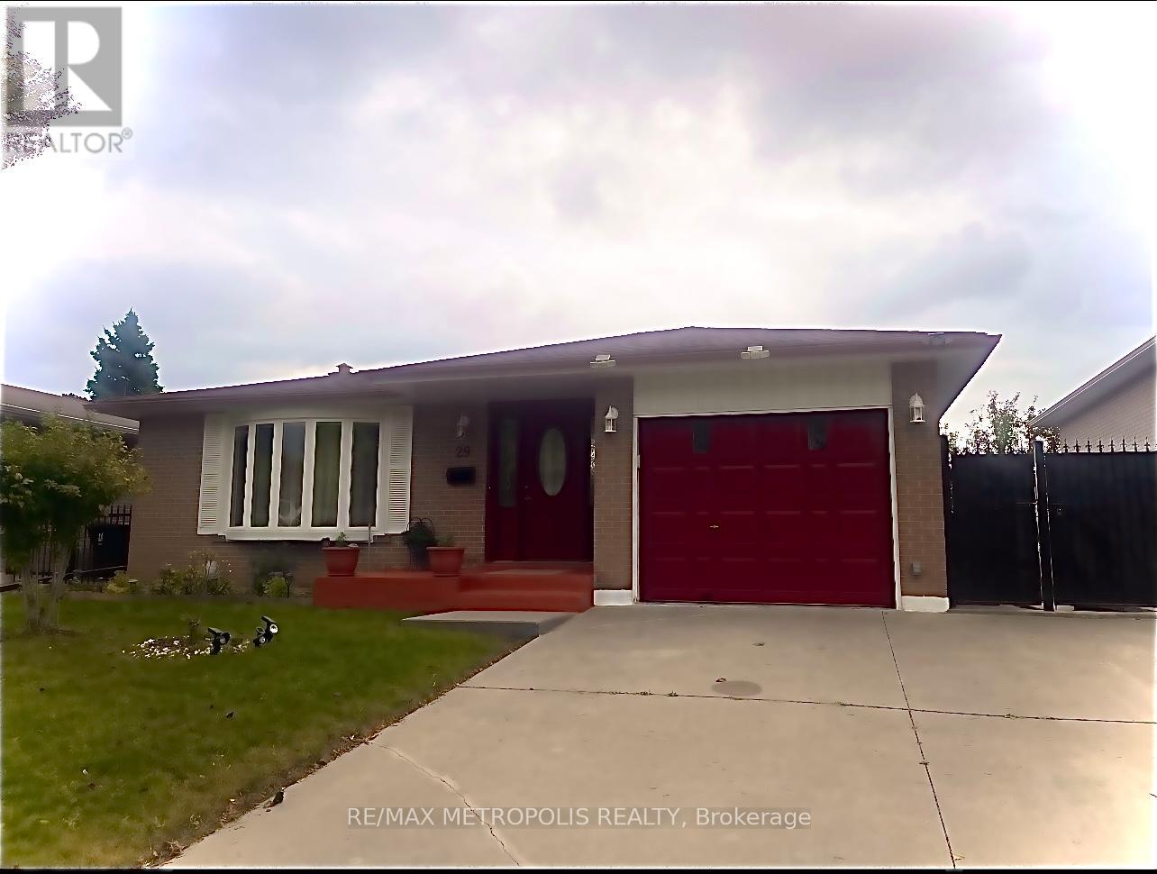 29 CHARLES TUPPER DRIVE, Toronto, Ontario