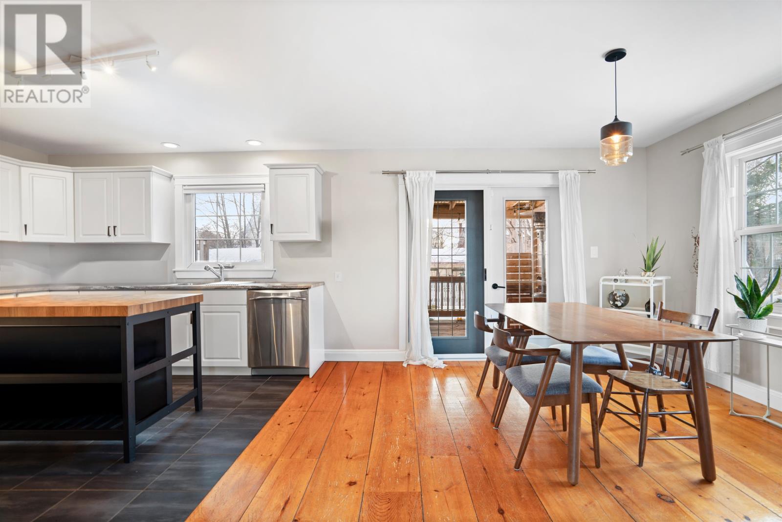 27b Linden Avenue, Charlottetown, Prince Edward Island  C1A 5Z1 - Photo 11 - 202529528