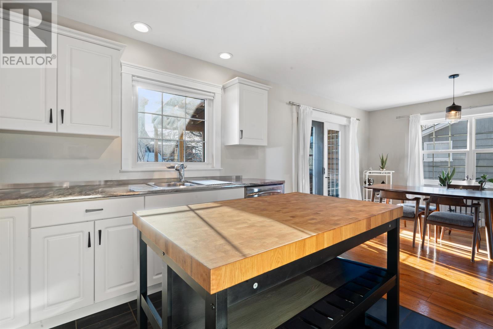 27b Linden Avenue, Charlottetown, Prince Edward Island  C1A 5Z1 - Photo 12 - 202529528