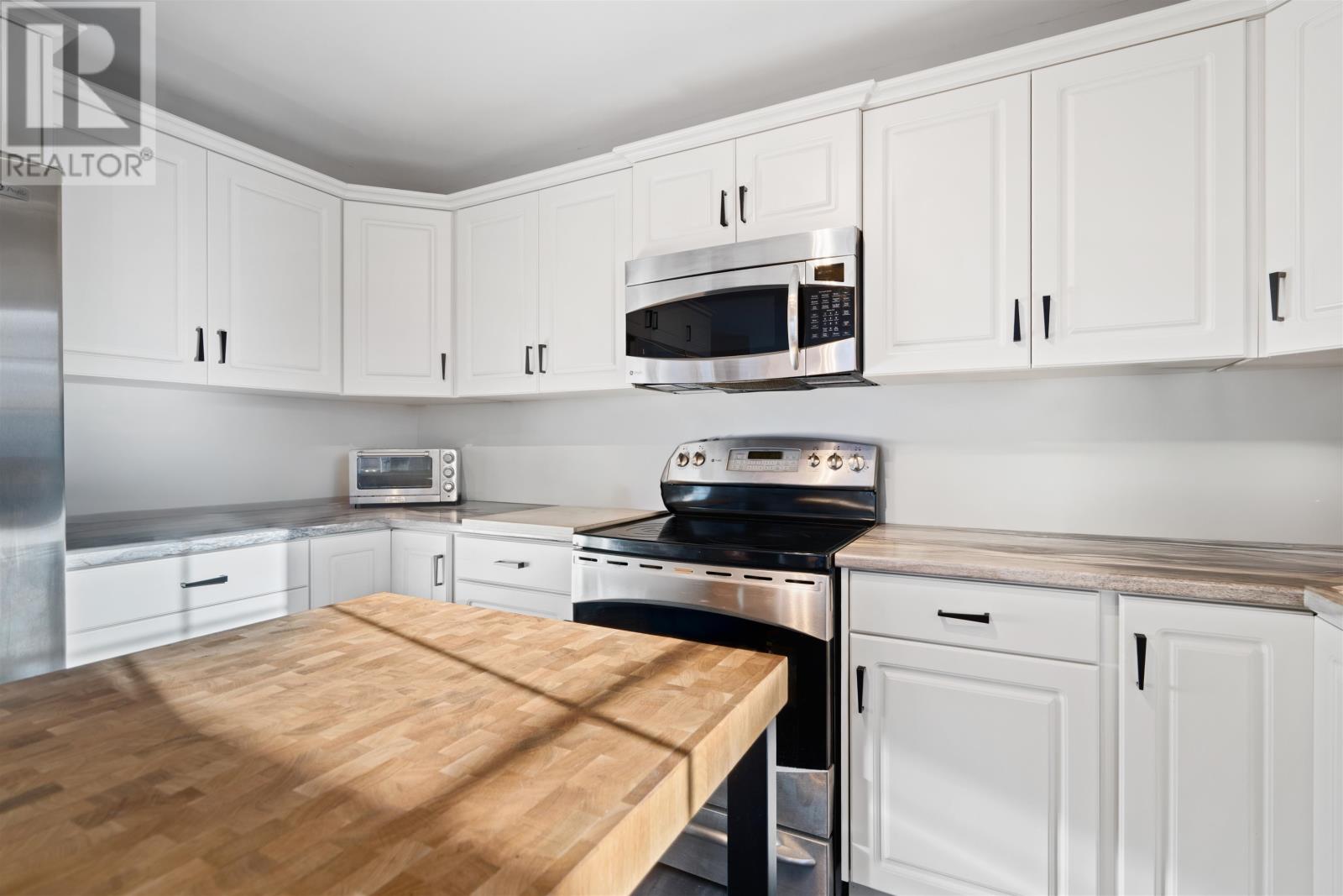 27b Linden Avenue, Charlottetown, Prince Edward Island  C1A 5Z1 - Photo 14 - 202529528