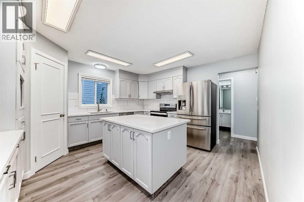 10134 Hidden Valley Drive Nw, Calgary, Alberta  T3A 5C9 - Photo 5 - A2264319