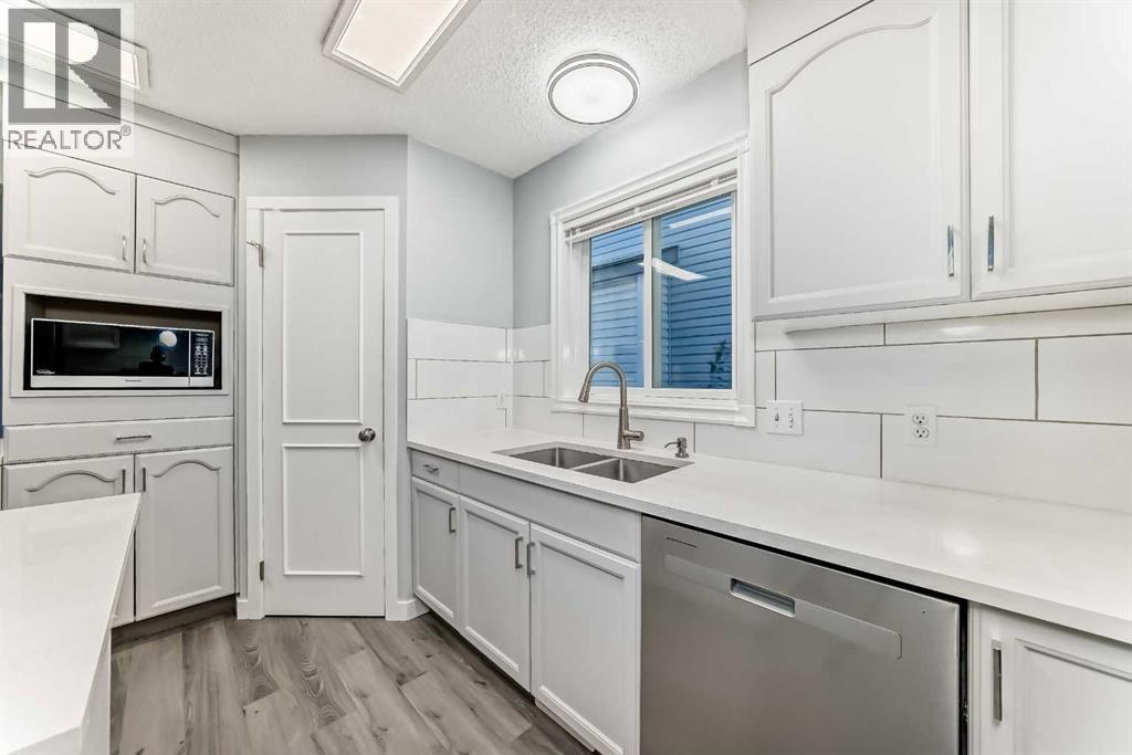 10134 Hidden Valley Drive Nw, Calgary, Alberta  T3A 5C9 - Photo 10 - A2264319