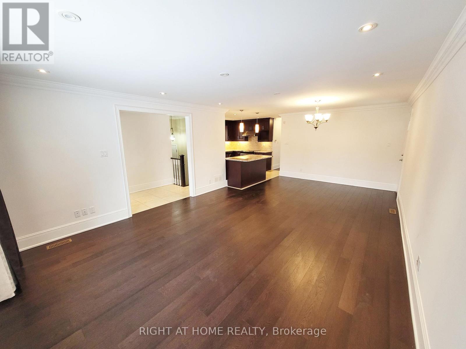 339 Boisdale Avenue, Richmond Hill, Ontario  L4C 1R4 - Photo 11 - N12638394