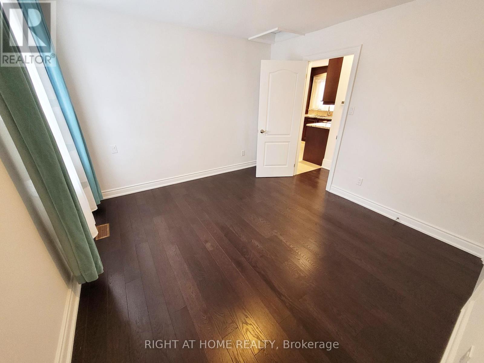 339 Boisdale Avenue, Richmond Hill, Ontario  L4C 1R4 - Photo 14 - N12638394