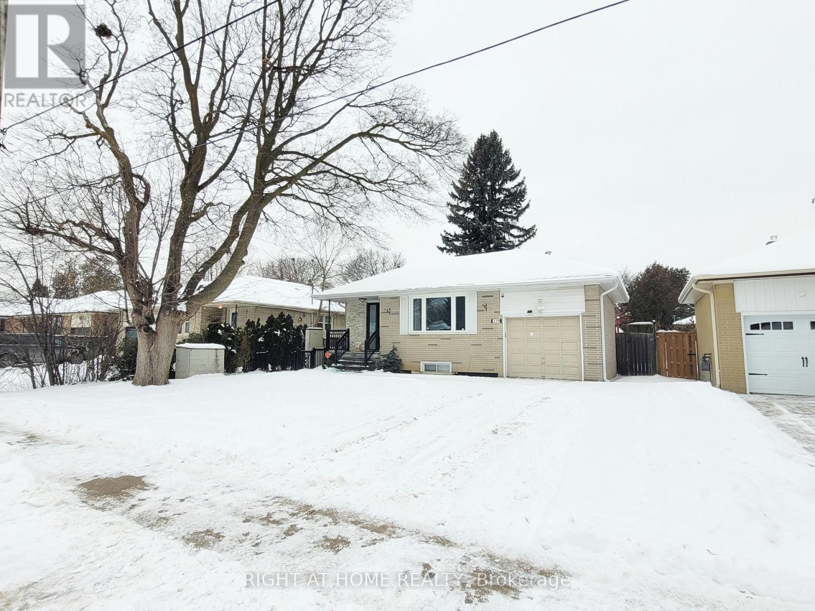 339 Boisdale Avenue, Richmond Hill, Ontario  L4C 1R4 - Photo 2 - N12638394