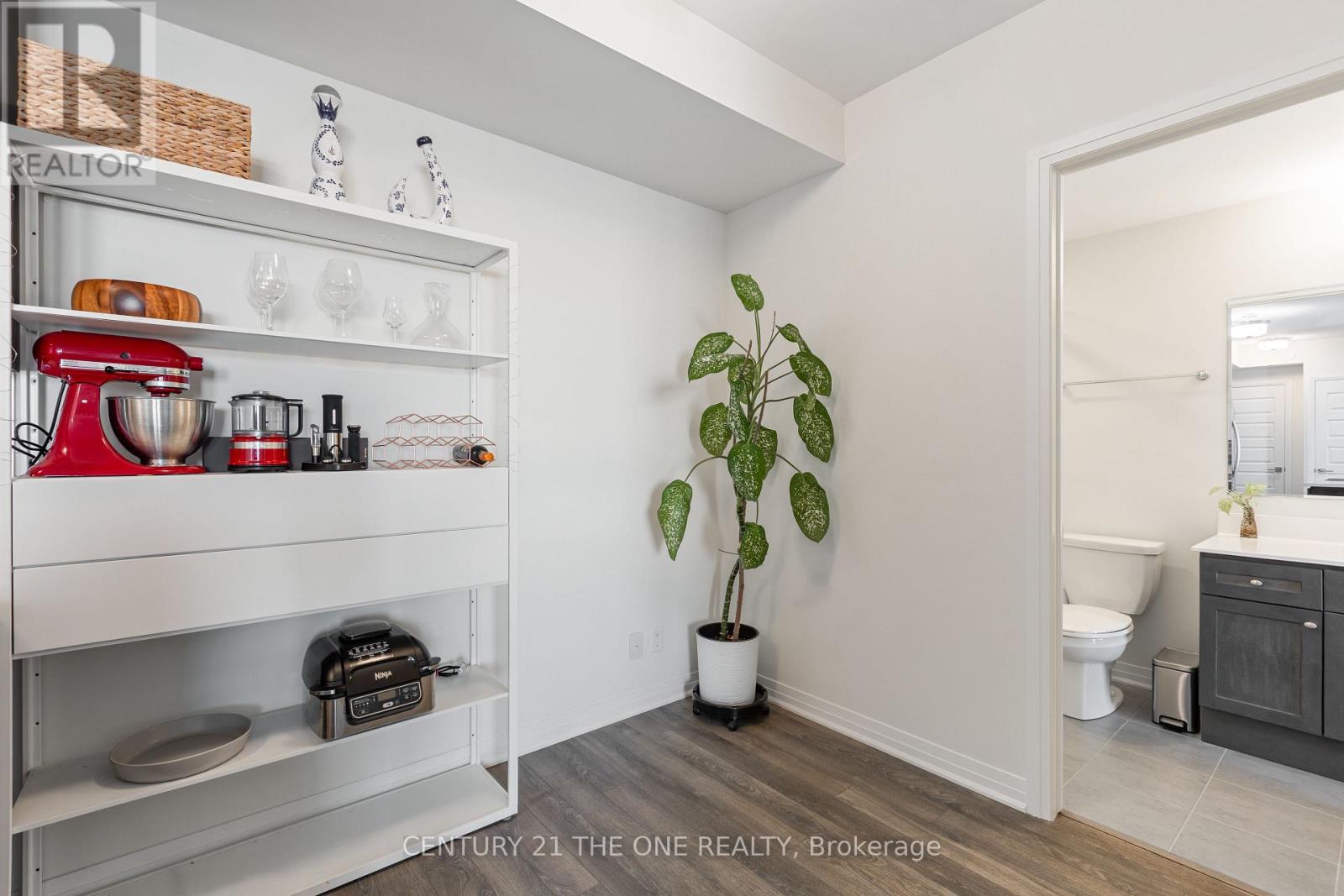 503 - 58 Adam Sellers Street, Markham, Ontario L6B 1P5 - Photo 9 - N12638456