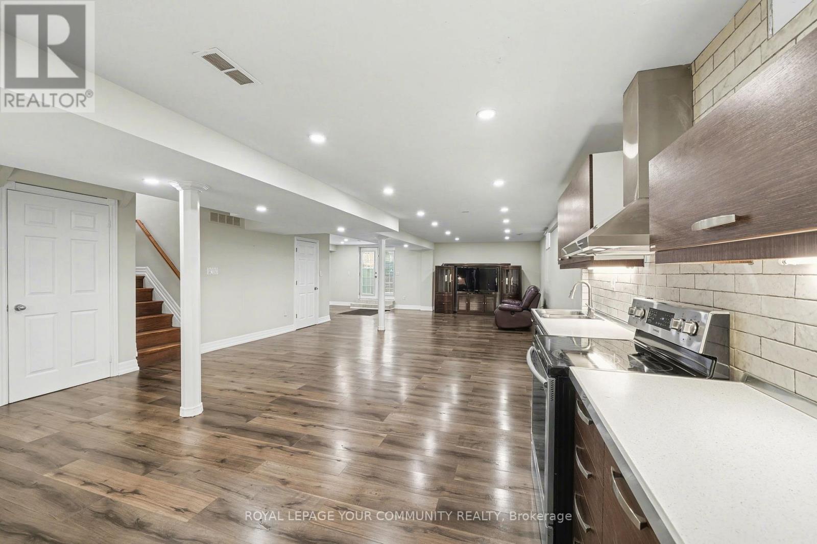 286 Royalpark Way, Vaughan (Elder Mills), Ontario  L4H 1J8 - Photo 12 - N12638466