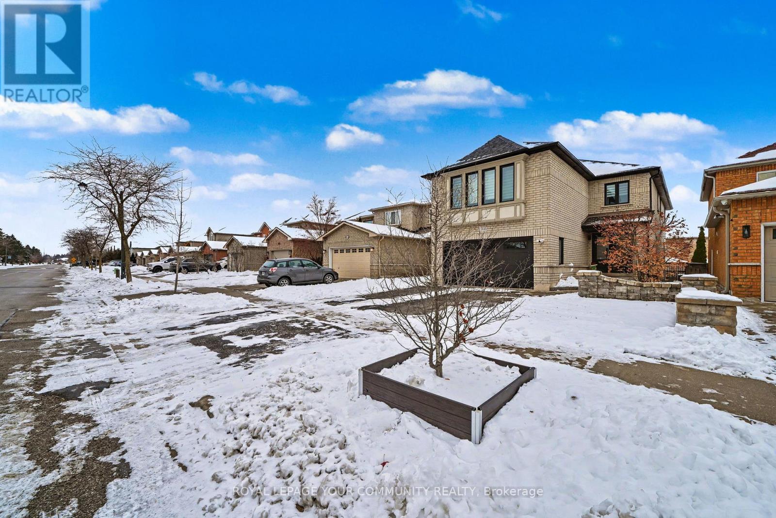 286 Royalpark Way, Vaughan (Elder Mills), Ontario  L4H 1J8 - Photo 2 - N12638466