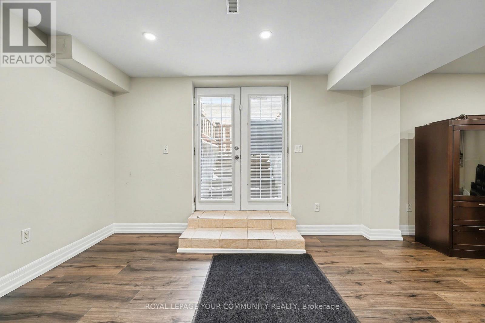 286 Royalpark Way, Vaughan (Elder Mills), Ontario  L4H 1J8 - Photo 3 - N12638466