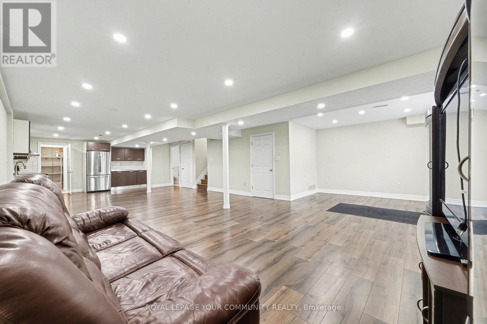 286 Royalpark Way, Vaughan (Elder Mills), Ontario  L4H 1J8 - Photo 6 - N12638466