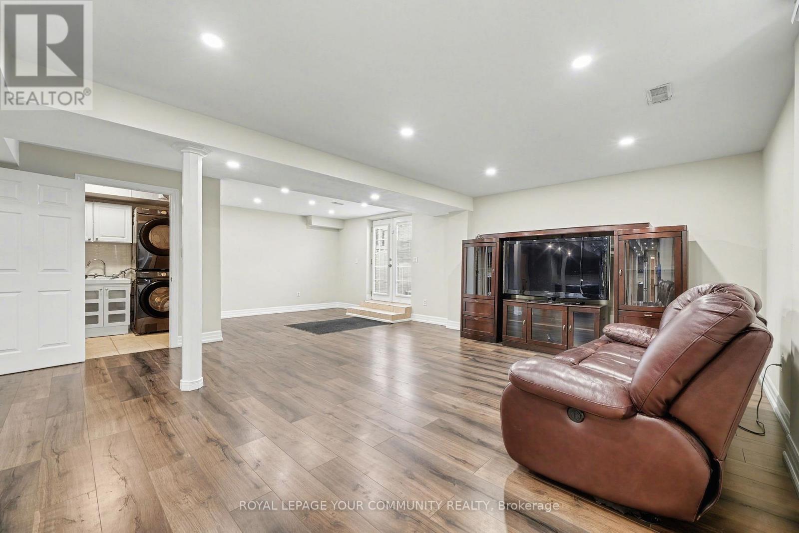 286 Royalpark Way, Vaughan (Elder Mills), Ontario  L4H 1J8 - Photo 7 - N12638466