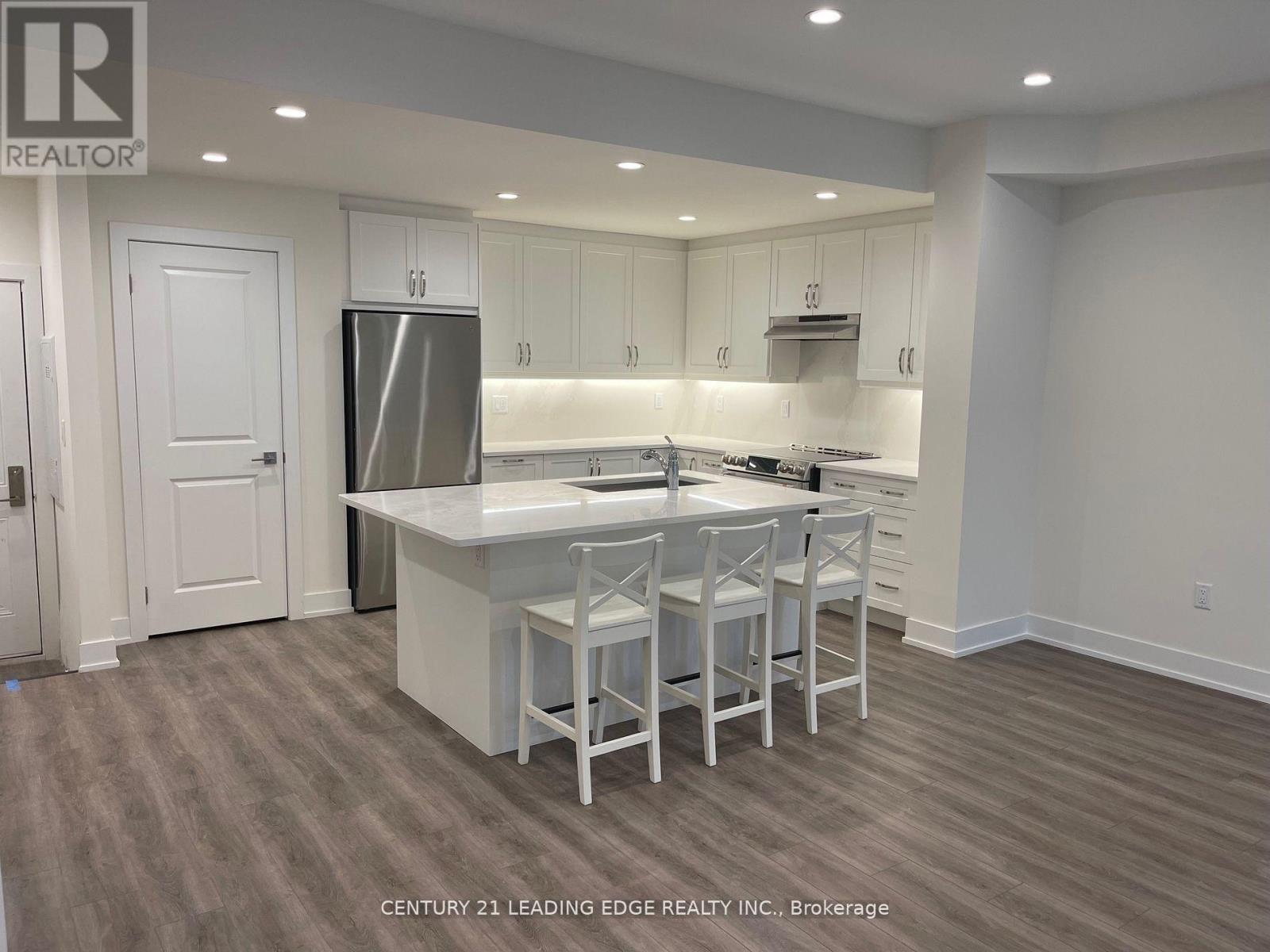 15 - 8 Sayers Lane W, Richmond Hill (Oak Ridges), Ontario  L4E 1J4 - Photo 8 - N12638528