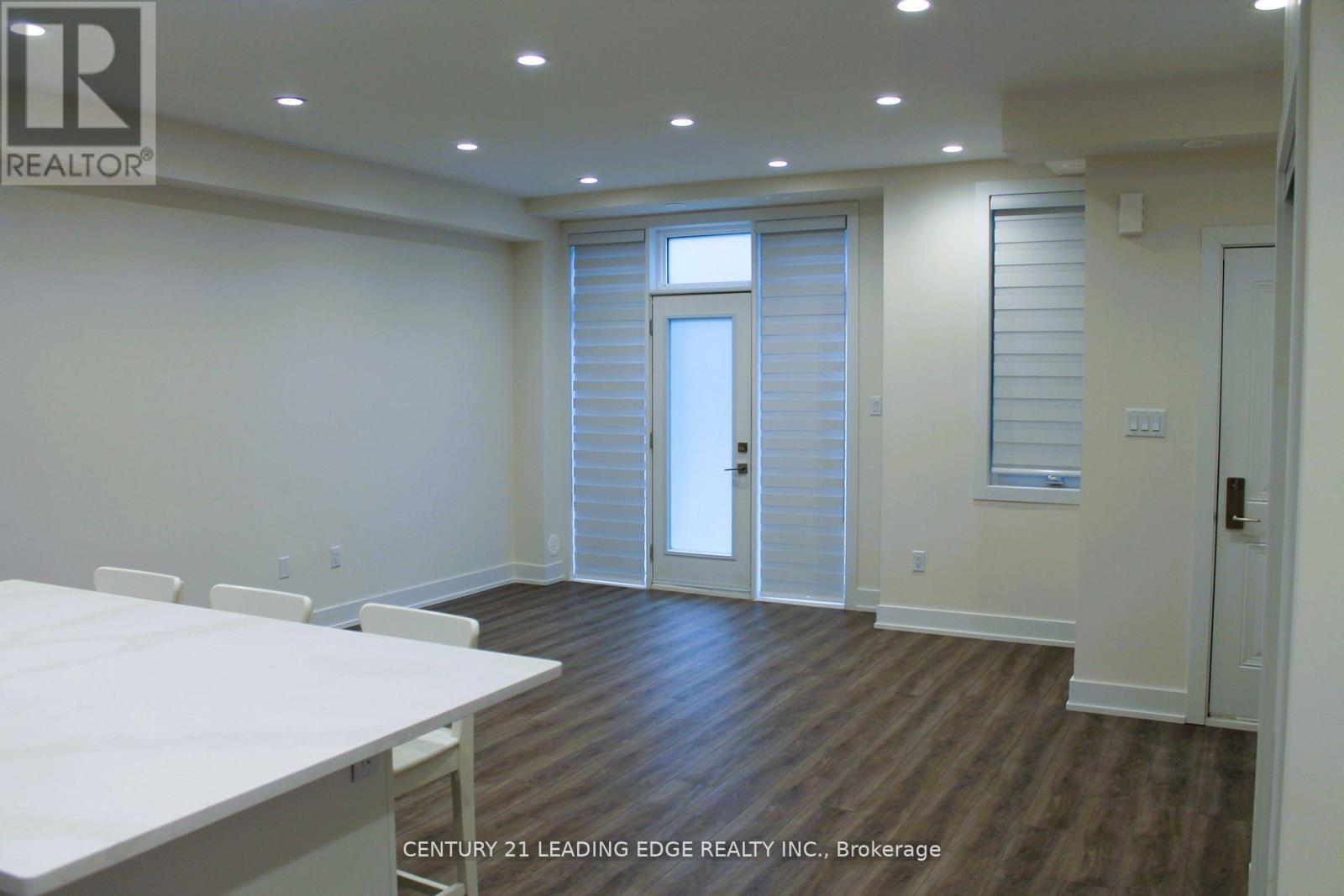 15 - 8 Sayers Lane W, Richmond Hill (Oak Ridges), Ontario  L4E 1J4 - Photo 9 - N12638528